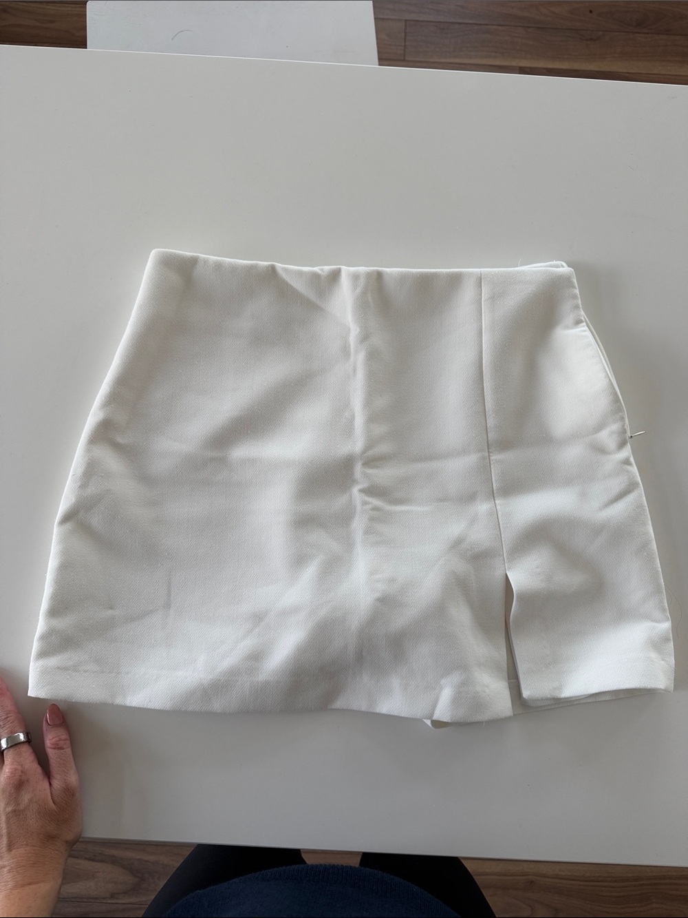 Zara White High-Waist Mini Skort with Front Slit